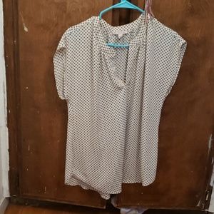 A white short sleeve shirt